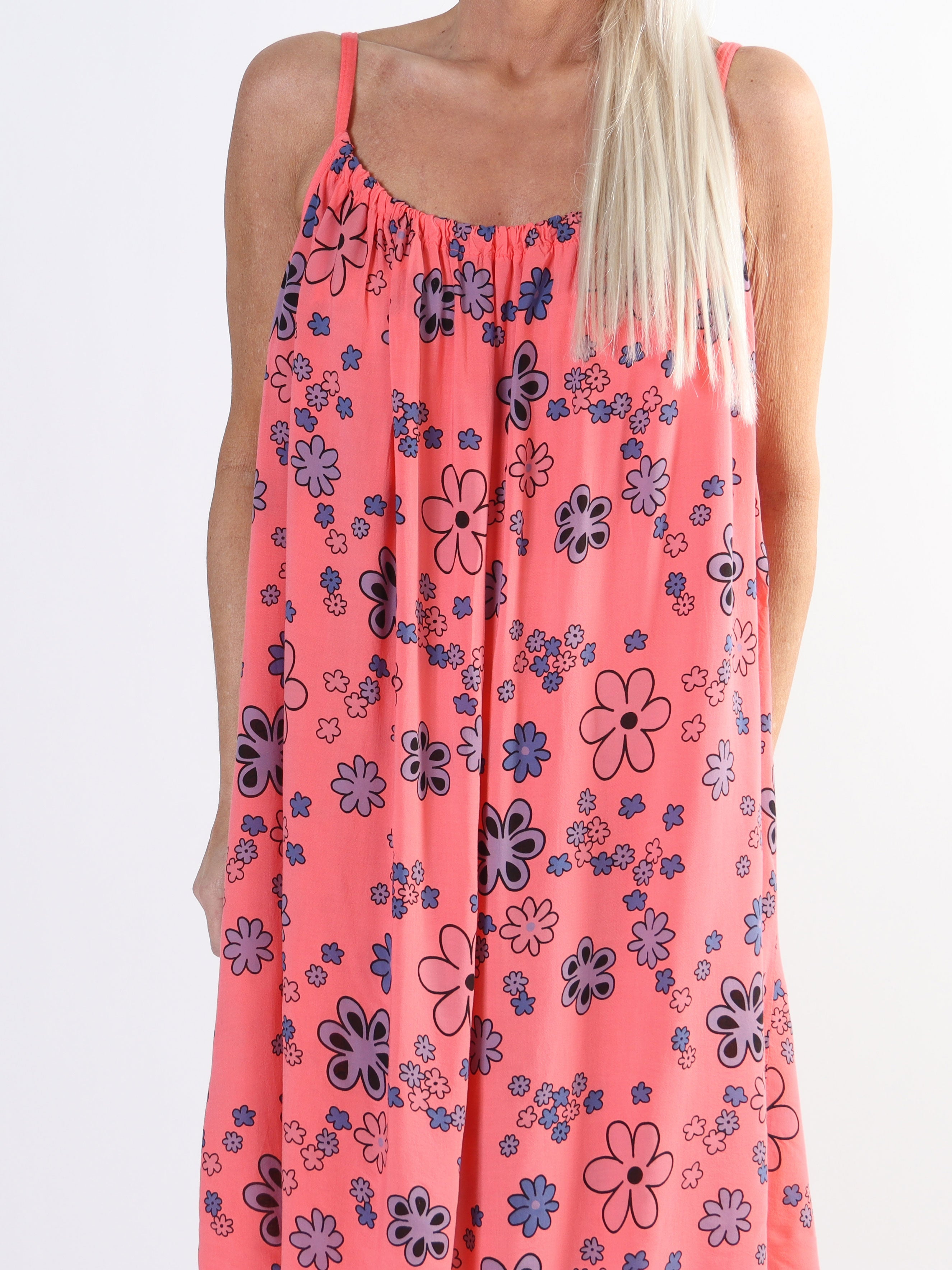 Sunshines Flower - Lätt viskosklänning med blommönster i stora storlekar